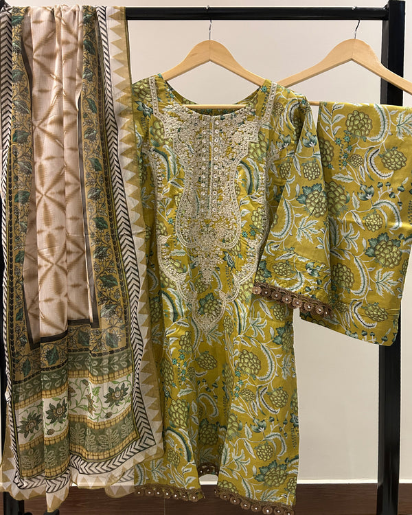 Maria.B Mprints 2025 Pure Lawn Collection - 13B